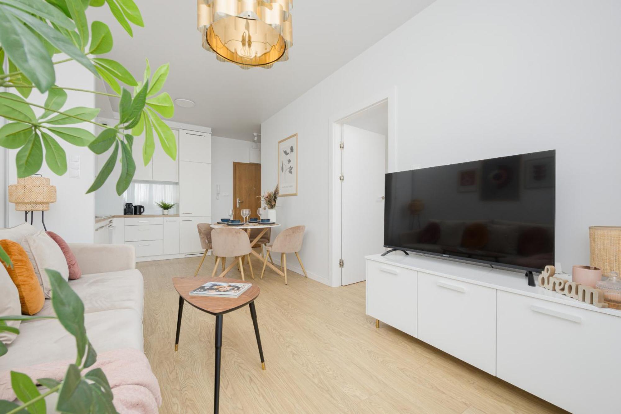Stylish Glam Przedpole In By Renters Leilighet Warszawa